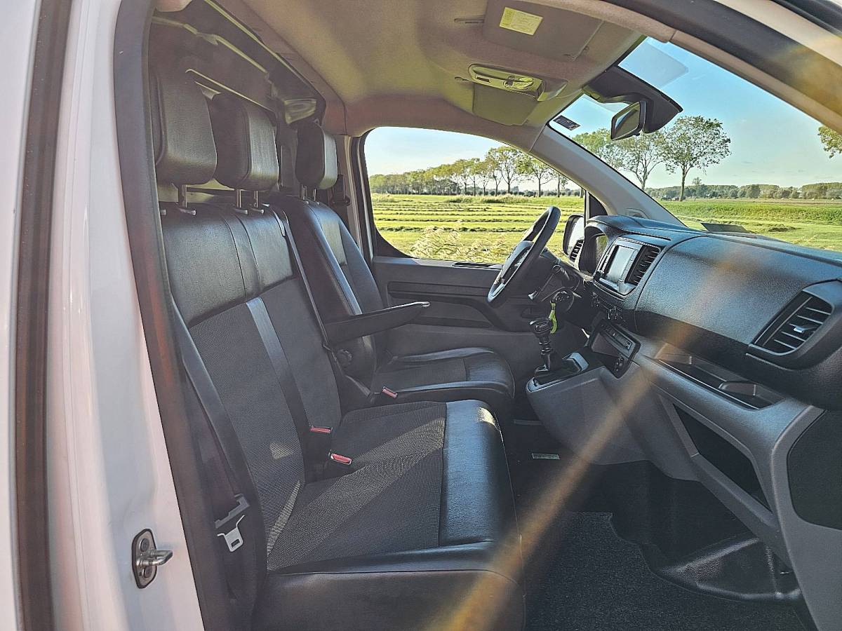 Opel Vivaro OPEL VIVARO 1.5 L2 Navi NAP Euro6 Airco Trekhaak 3-Zits/Leer Camera Oh-Historie!