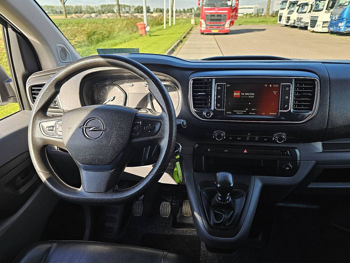 Opel Vivaro OPEL VIVARO 1.5 L2 Navi NAP Euro6 Airco Trekhaak 3-Zits/Leer Camera Oh-Historie!