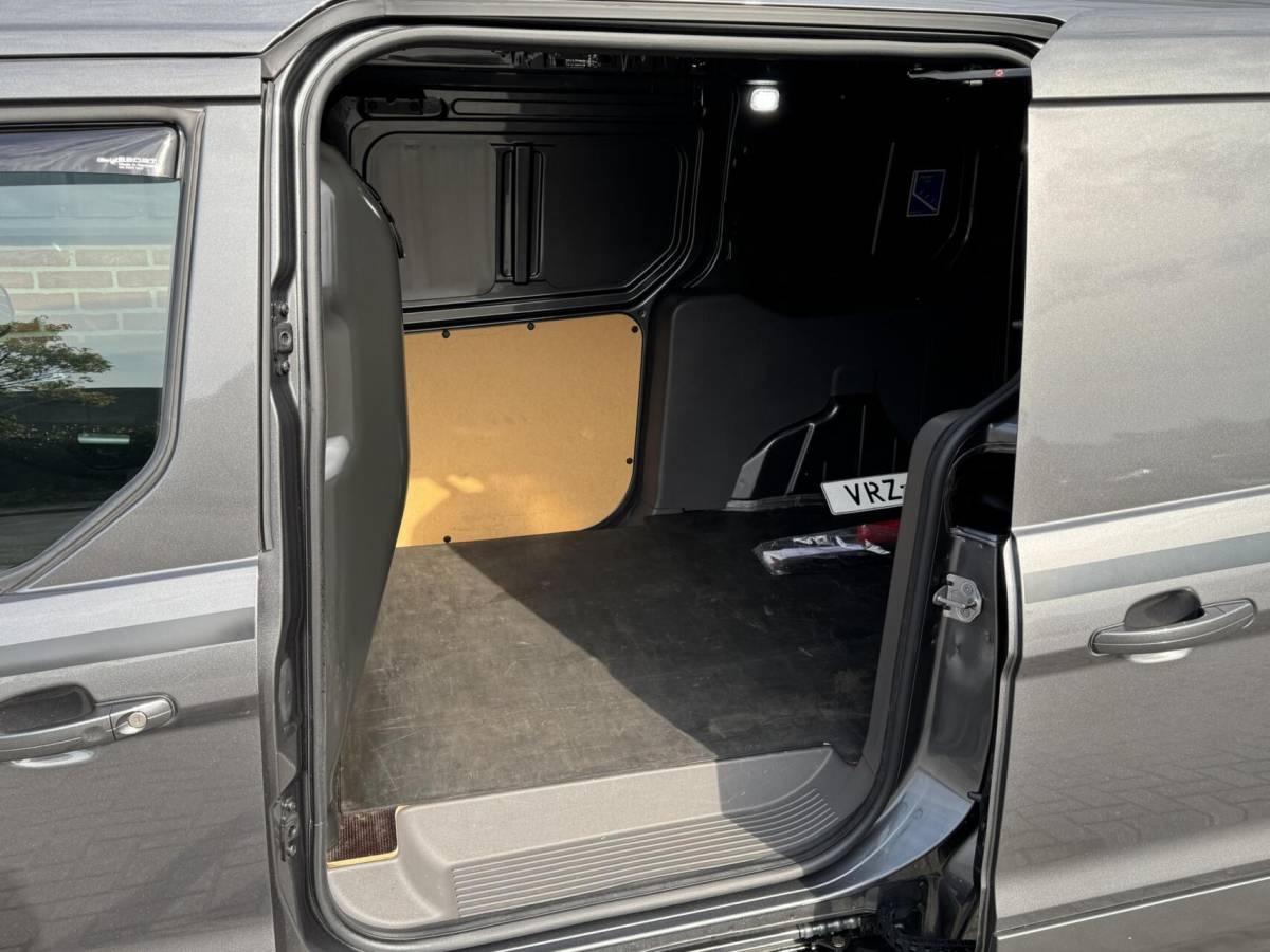 Ford Transit Connect Ford Transit Connect 1.5 120pk L2 Sport Trekhaak/Camera/Carplay/Cruise/Stoelverwarming