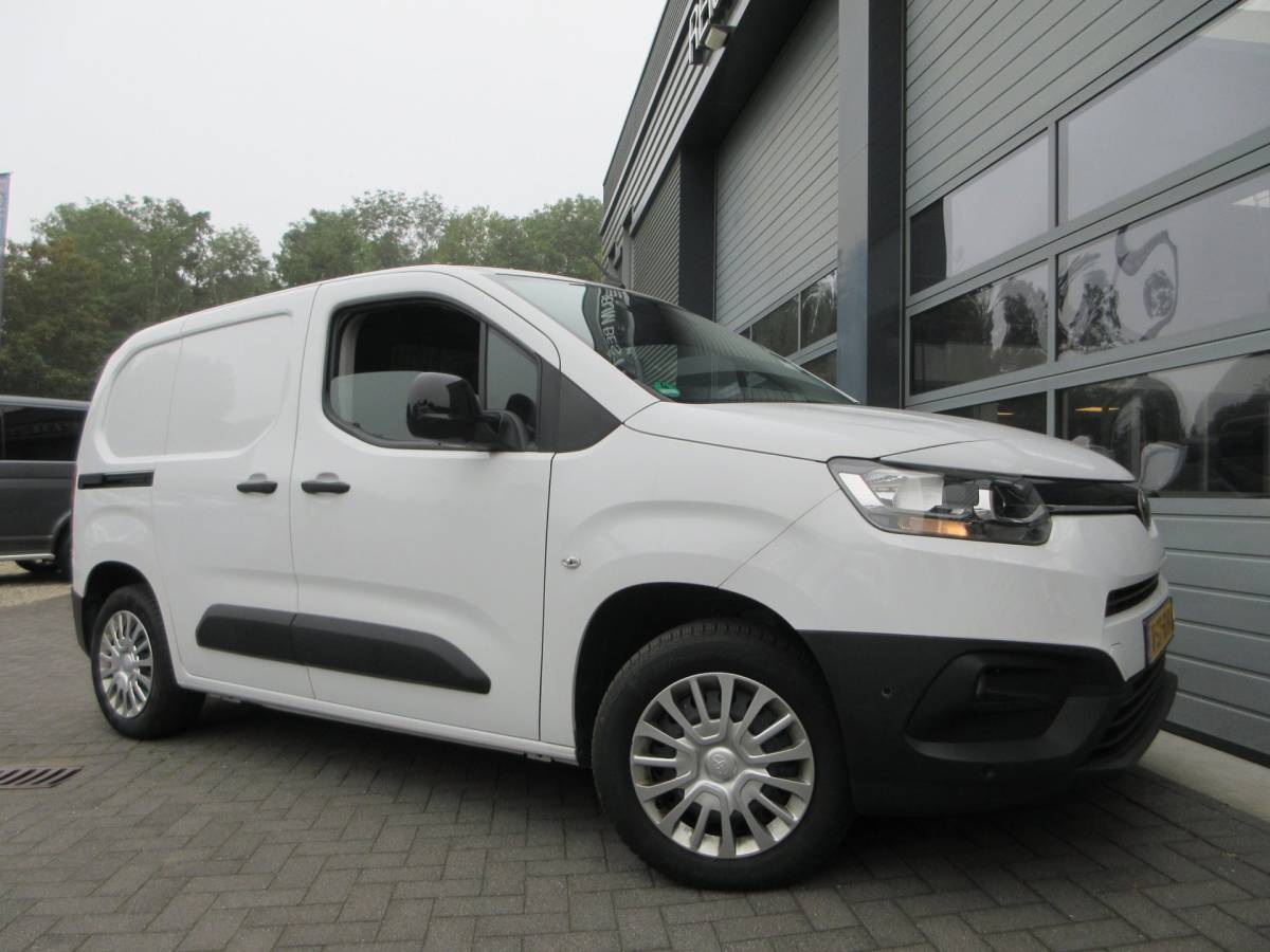 Toyota ProAce Toyota PROACE CITY 1.5 D-4D Live, 102pk, Euro 6, Airco, PDC, 3-Zits, Navigatie.
