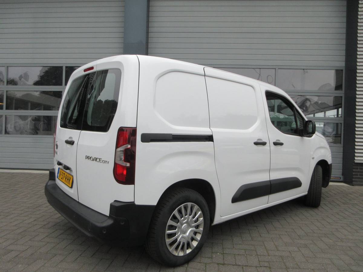 Toyota ProAce Toyota PROACE CITY 1.5 D-4D Live, 102pk, Euro 6, Airco, PDC, 3-Zits, Navigatie.