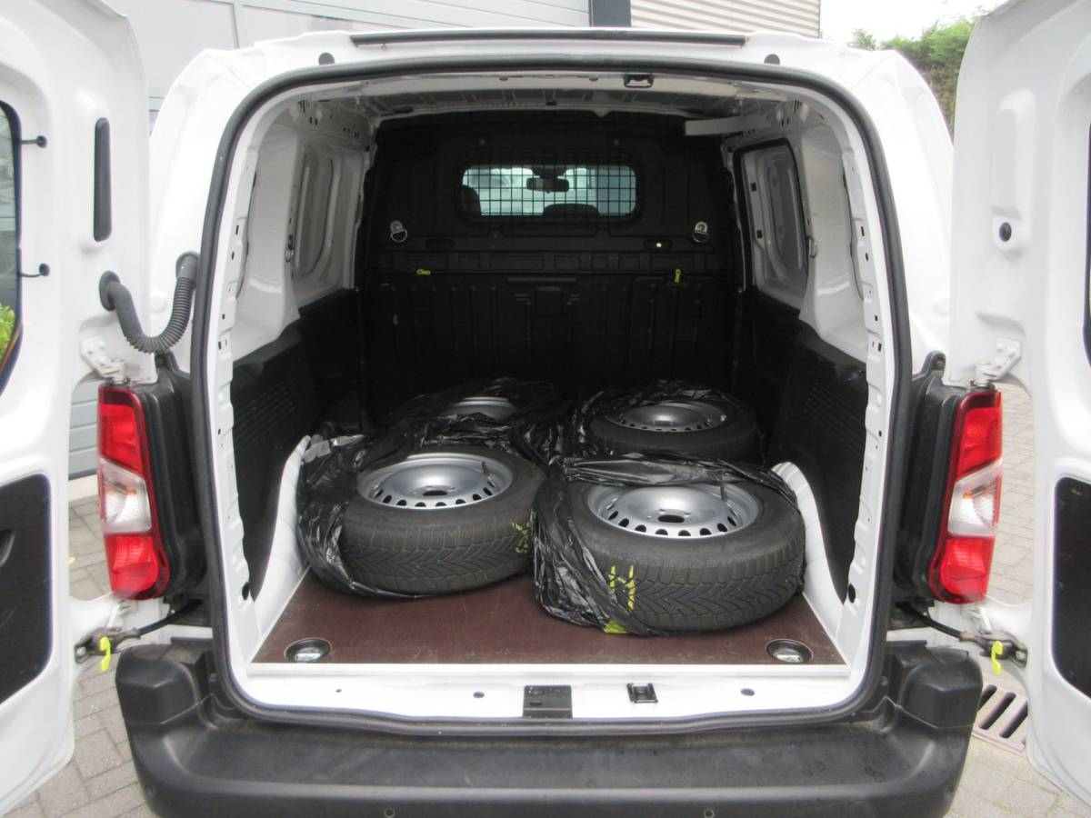 Toyota ProAce Toyota PROACE CITY 1.5 D-4D Live, 102pk, Euro 6, Airco, PDC, 3-Zits, Navigatie.