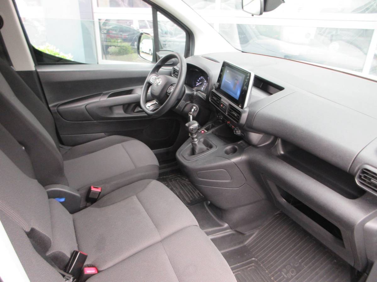 Toyota ProAce Toyota PROACE CITY 1.5 D-4D Live, 102pk, Euro 6, Airco, PDC, 3-Zits, Navigatie.