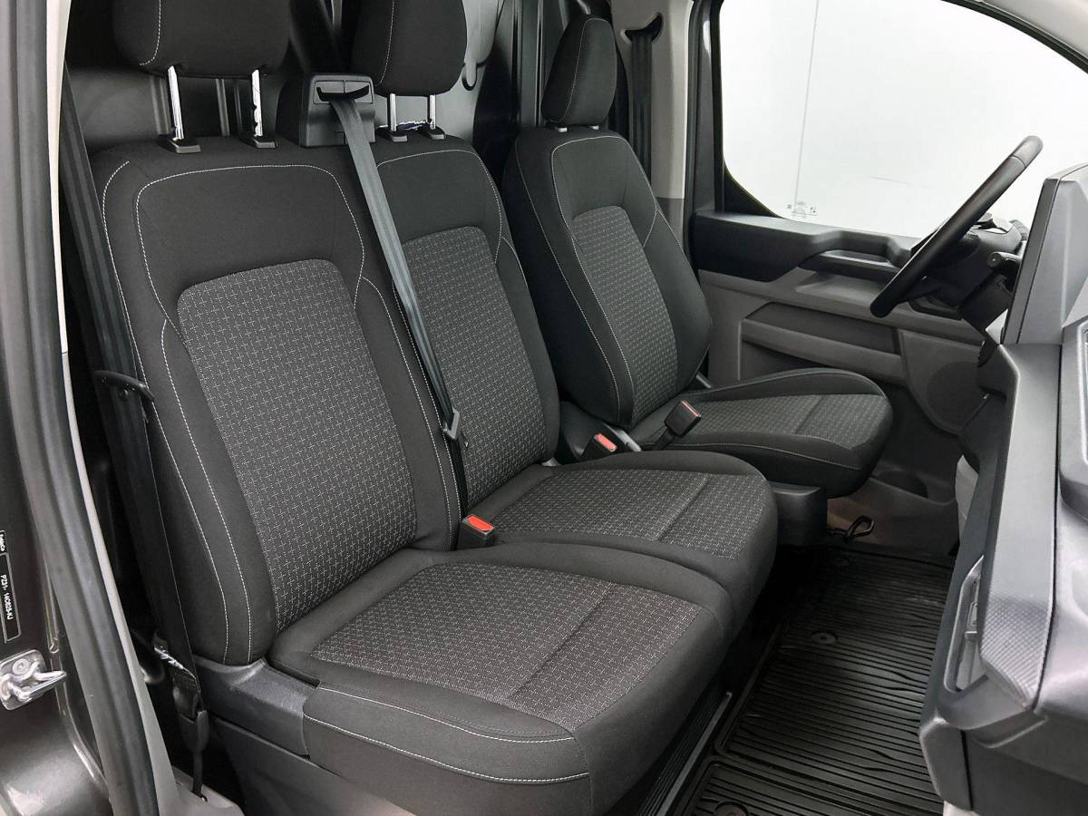 Ford Transit Custom Ford Transit Custom 300 2.0 TDCI L2H1 Trend Nieuw Model Automaat Airco Navi Cruise
