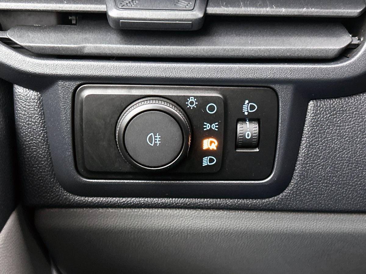 Ford Transit Custom Ford Transit Custom 300 2.0 TDCI L2H1 Trend Nieuw Model Automaat Airco Navi Cruise