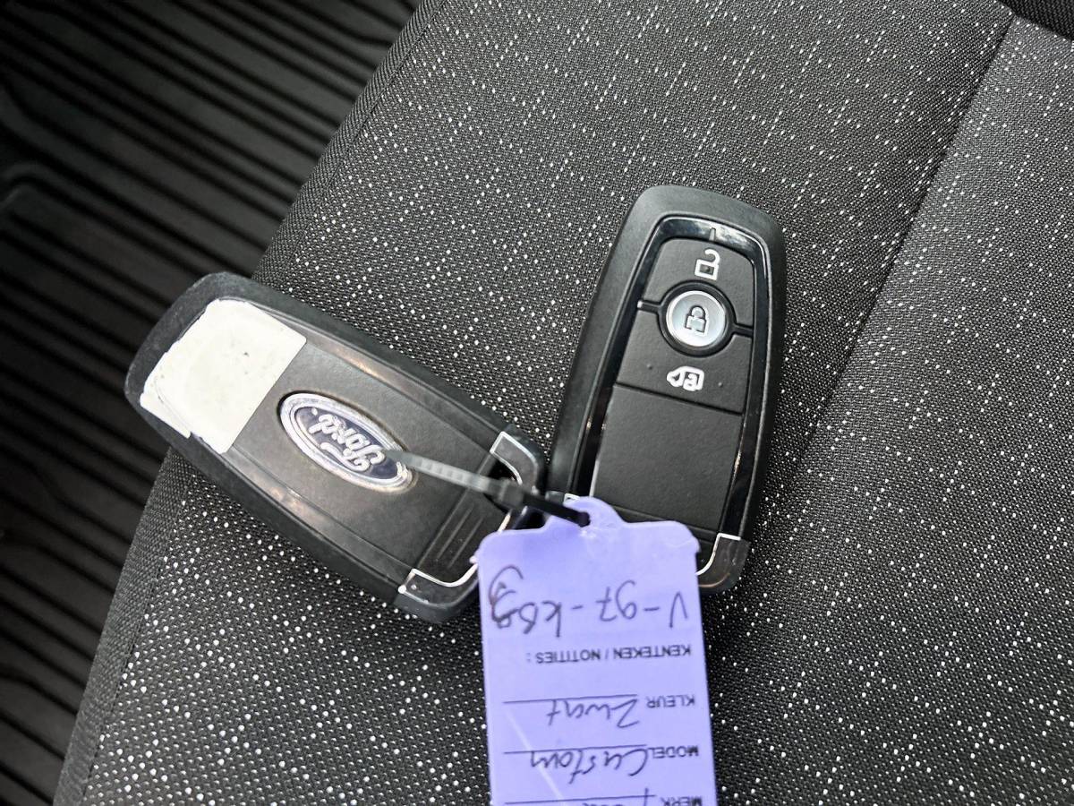 Ford Transit Custom Ford Transit Custom 300 2.0 TDCI L2H1 Trend Nieuw Model Automaat Airco Navi Cruise