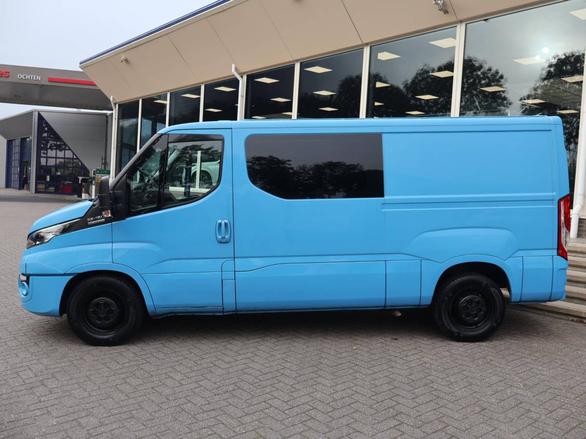 Iveco Daily Iveco Daily 35C18V 3.0 180 PK AUT8 6-PERS DUBBEL CABINE EURO 6 | 3500 KG TREKHAAK | CAMERA | CRUISE | CLIMATE CONTROL | NAVIGATIE