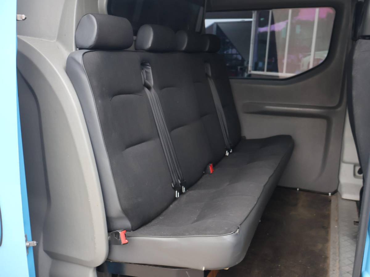 Iveco Daily Iveco Daily 35C18V 3.0 180 PK AUT8 6-PERS DUBBEL CABINE EURO 6 | 3500 KG TREKHAAK | CAMERA | CRUISE | CLIMATE CONTROL | NAVIGATIE