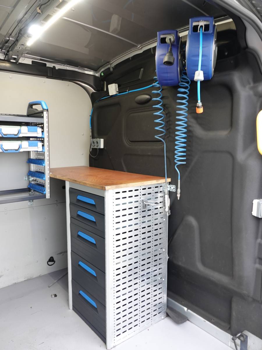 Ford Transit Ford Transit 350 2.0 TDCI 130PK L2H2 Trend MOOIE INRICHTING | AUTOM. | CRUISE | AIRCO