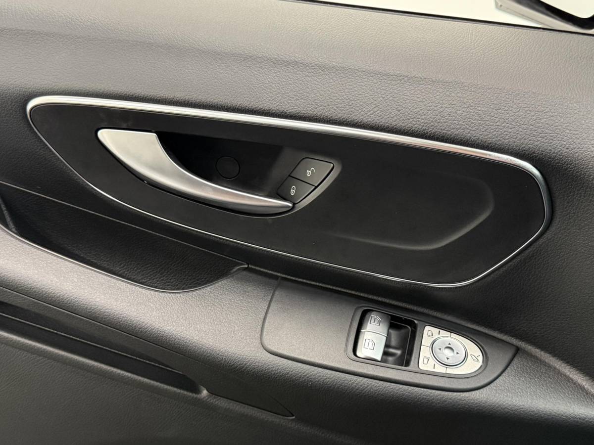 Mercedes-Benz Vito Mercedes-Benz Vito 114 CDI L2 Select Automaat