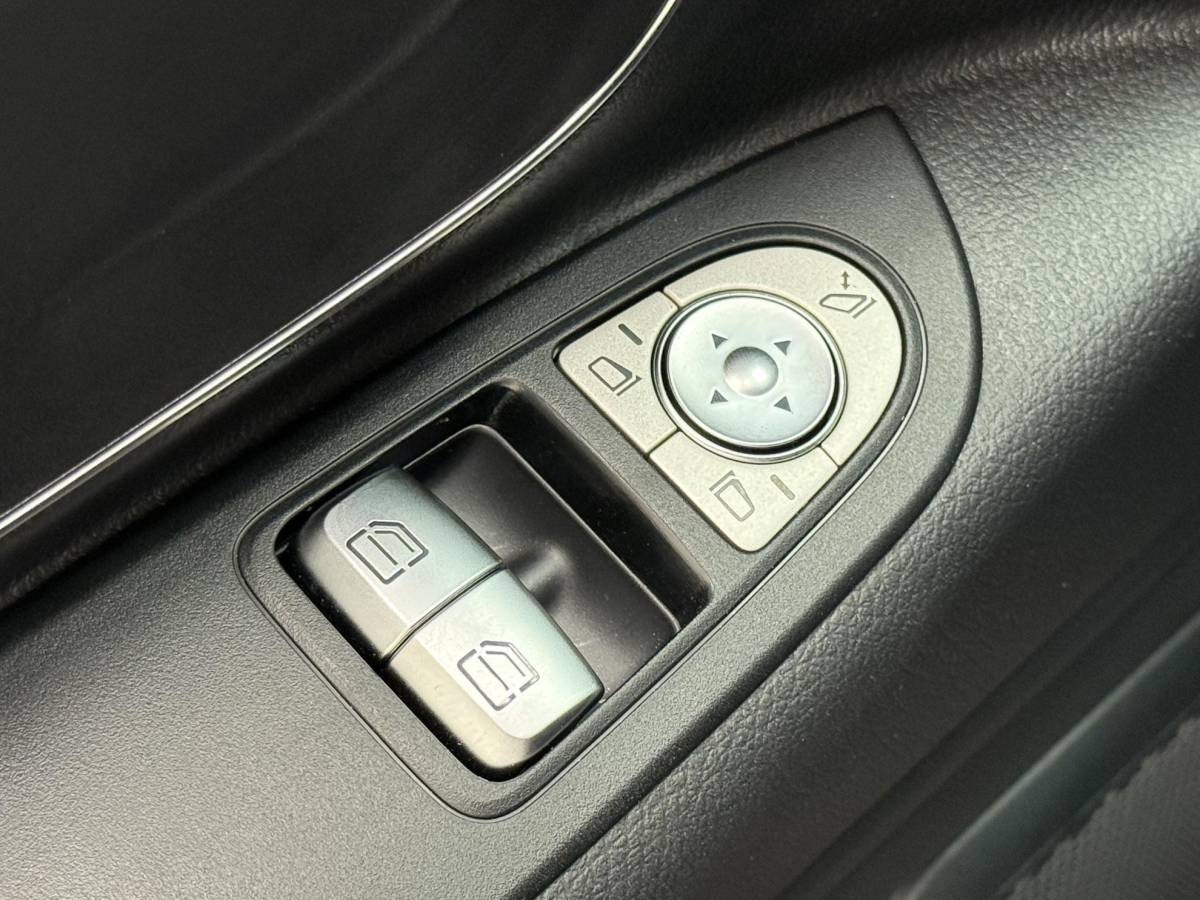 Mercedes-Benz Vito Mercedes-Benz Vito 114 CDI L2 Select Automaat