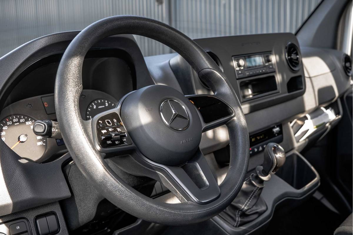 Mercedes-Benz Sprinter Mercedes-Benz Sprinter 315 | Verhuislift / ladder | Nieuwstaat | Paus City-Floh 27M | 400KG Laadvermogen | Cruise | Airco