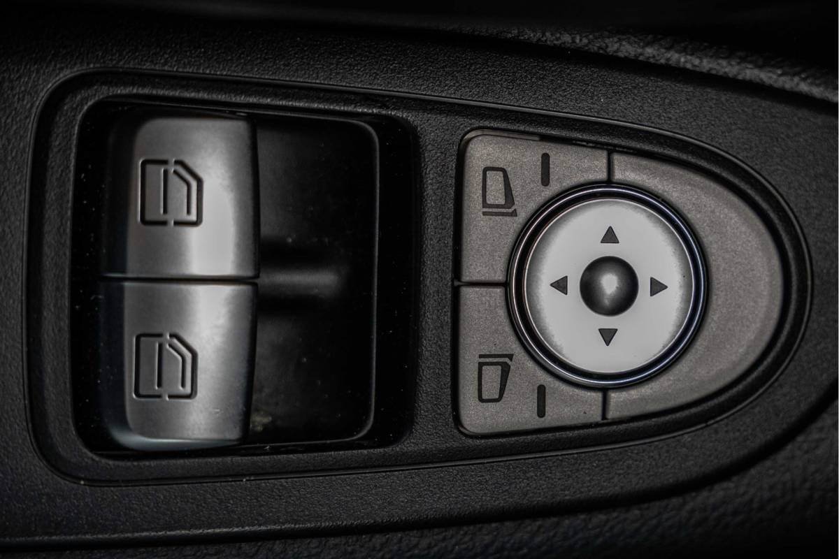 Mercedes-Benz Vito Mercedes-Benz Vito 114 CDI L2H1 | 140PK | Automaat | Camera | Cruise | 1e Eigenaar | PDC |  Zijschuifdeur L+R | Climatronic | Trekhaak
