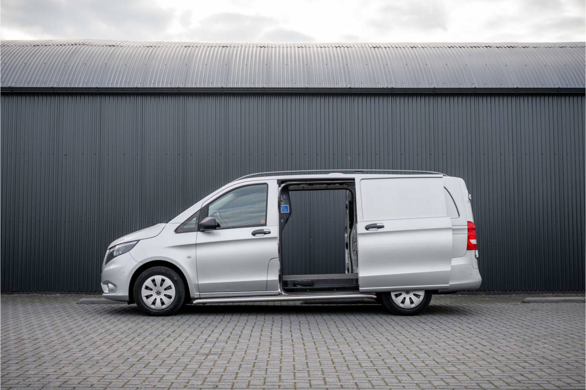 Mercedes-Benz Vito Mercedes-Benz Vito 114 CDI L2H1 | 140PK | Automaat | Camera | Cruise | 1e Eigenaar | PDC |  Zijschuifdeur L+R | Climatronic | Trekhaak