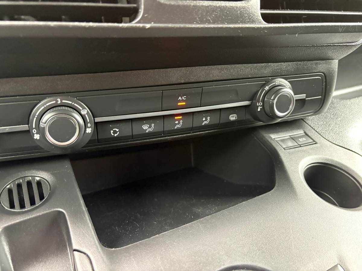 Citroën Berlingo Citroen Berlingo 1.5 BlueHDI|131PK|NAP|AUTOMAAT|Distributieriem vv|achteruitrijcamera|apple CarPlay|cruise|parkeersensoren|airco