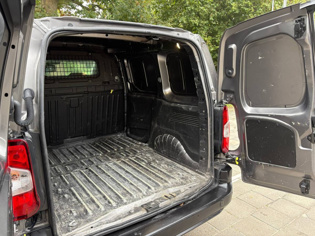 Citroën Berlingo Citroen Berlingo 1.5 BlueHDI|131PK|NAP|AUTOMAAT|Distributieriem vv|achteruitrijcamera|apple CarPlay|cruise|parkeersensoren|airco