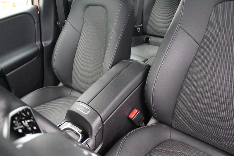 Mercedes-Benz B-Klasse Mercedes-Benz B-klasse 250 e Business Line, HYBRIDE | RIJKLAAR | CAMERA | ELEC-ACHTERKLEP | DEELS LEER | STOELVERWARMING