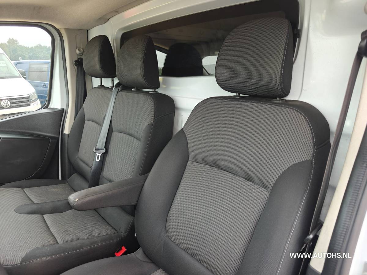 Renault Trafic Renault Trafic 2.0 dCi 145 PK T L2H2 , 1e eig , euro 6 , Complete werkplaats inrichting met omvormer , trekhaak , airco cruise.