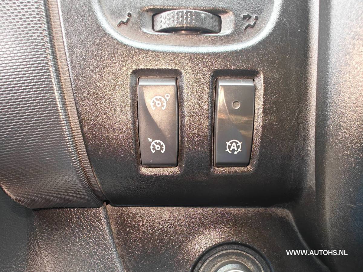 Renault Trafic Renault Trafic 2.0 dCi 145 PK T L2H2 , 1e eig , euro 6 , Complete werkplaats inrichting met omvormer , trekhaak , airco cruise.