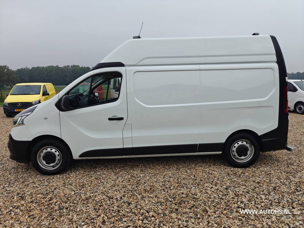 Renault Trafic Renault Trafic 2.0 dCi 145 PK T L2H2 , 1e eig , euro 6 , Complete werkplaats inrichting met omvormer , trekhaak , airco cruise.