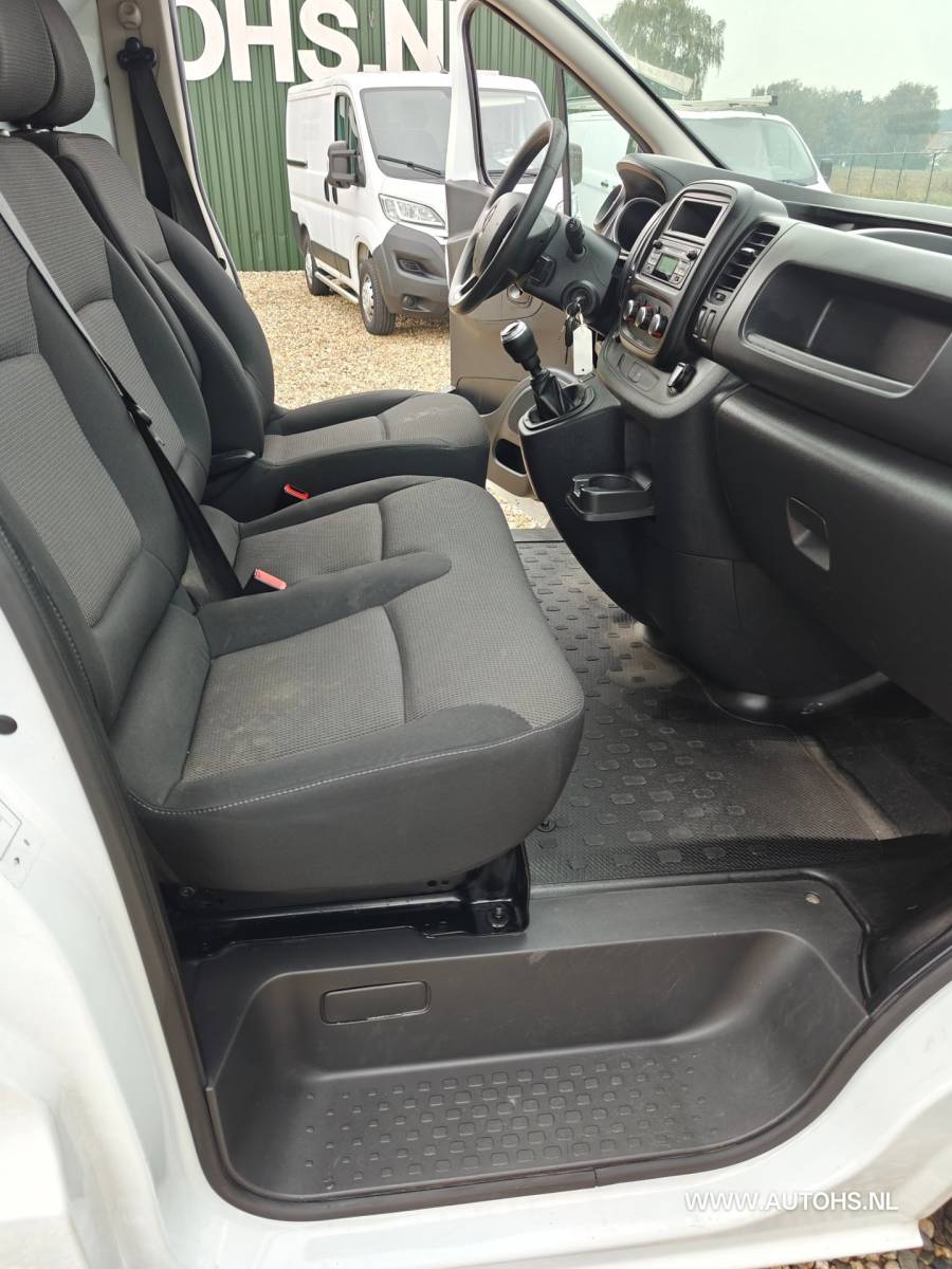 Renault Trafic Renault Trafic 2.0 dCi 145 PK T L2H2 , 1e eig , euro 6 , Complete werkplaats inrichting met omvormer , trekhaak , airco cruise.
