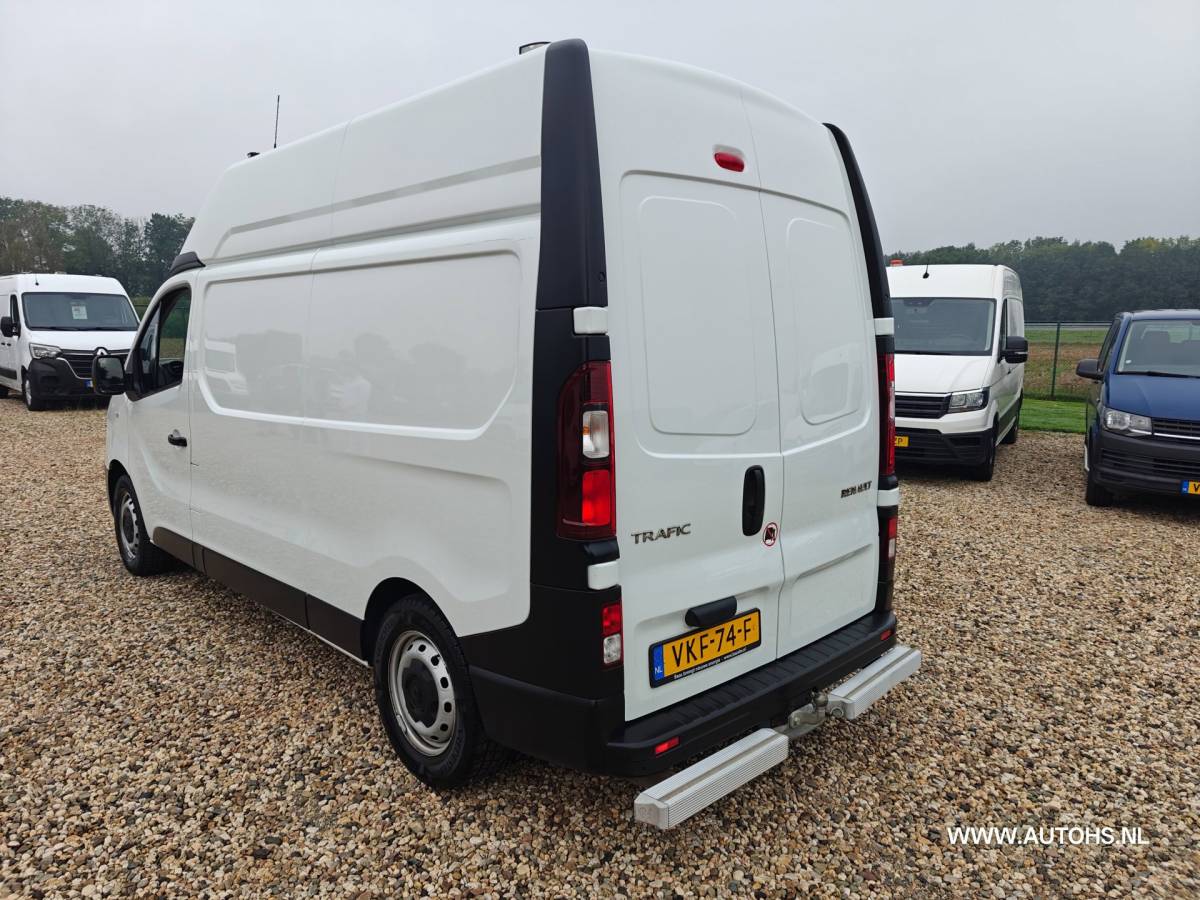 Renault Trafic Renault Trafic 2.0 dCi 145 PK T L2H2 , 1e eig , euro 6 , Complete werkplaats inrichting met omvormer , trekhaak , airco cruise.