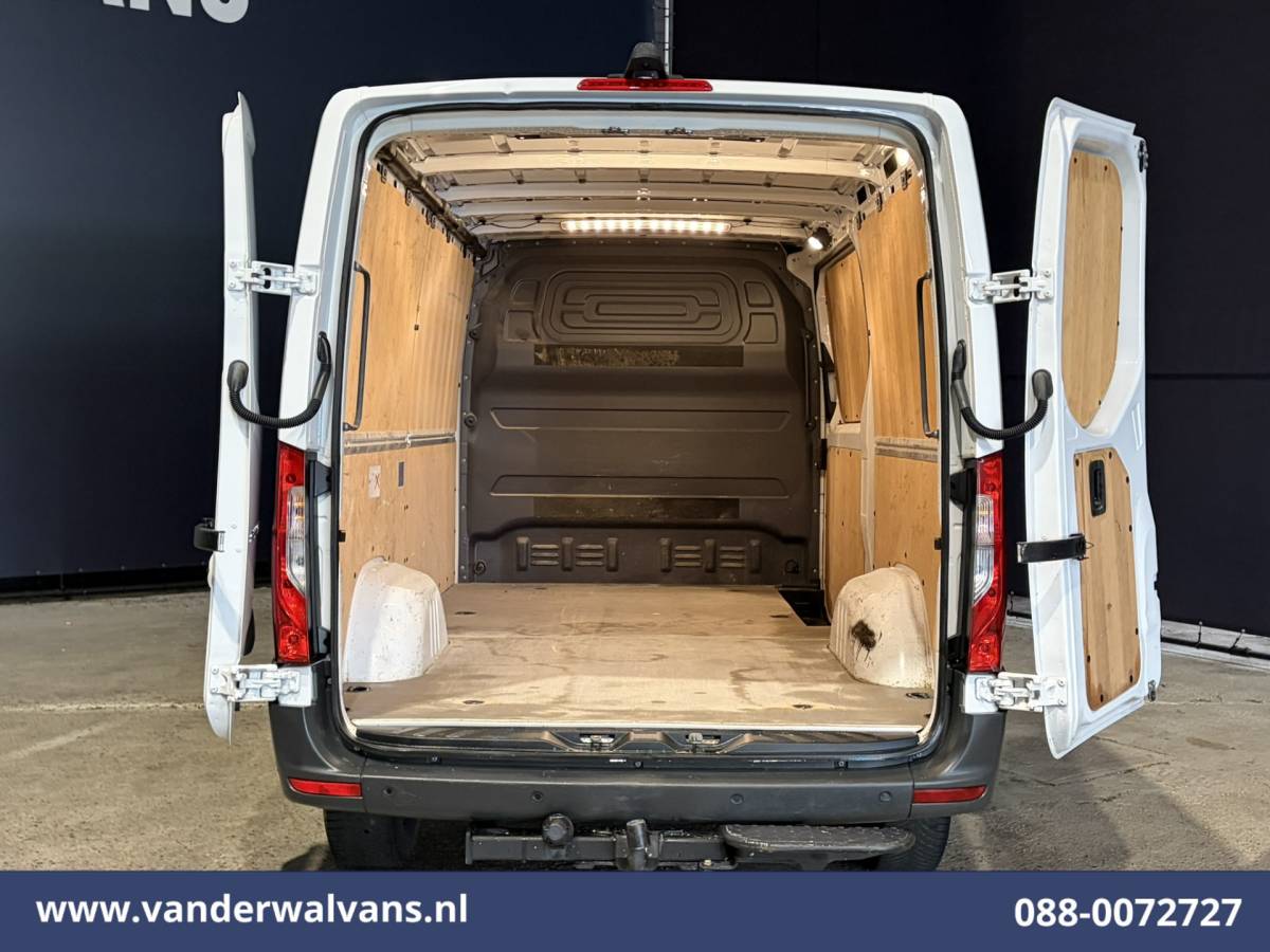Mercedes-Benz Sprinter Mercedes-Benz Sprinter 317 CDI 170pk L2H1 Euro6 Airco | Camera | Navigatie | 2800kg Trekhaak | Apple Carplay Android Auto, Stoelverwarming, 270 Graden Achterdeuren, Parkeersensoren, Bijrijdersbank