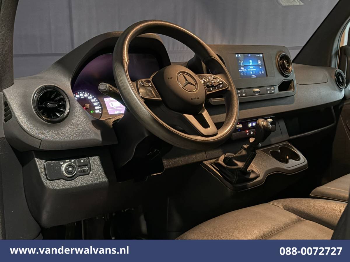 Mercedes-Benz Sprinter Mercedes-Benz Sprinter 317 CDI 170pk L2H1 Euro6 Airco | Camera | Navigatie | 2800kg Trekhaak | Apple Carplay Android Auto, Stoelverwarming, 270 Graden Achterdeuren, Parkeersensoren, Bijrijdersbank