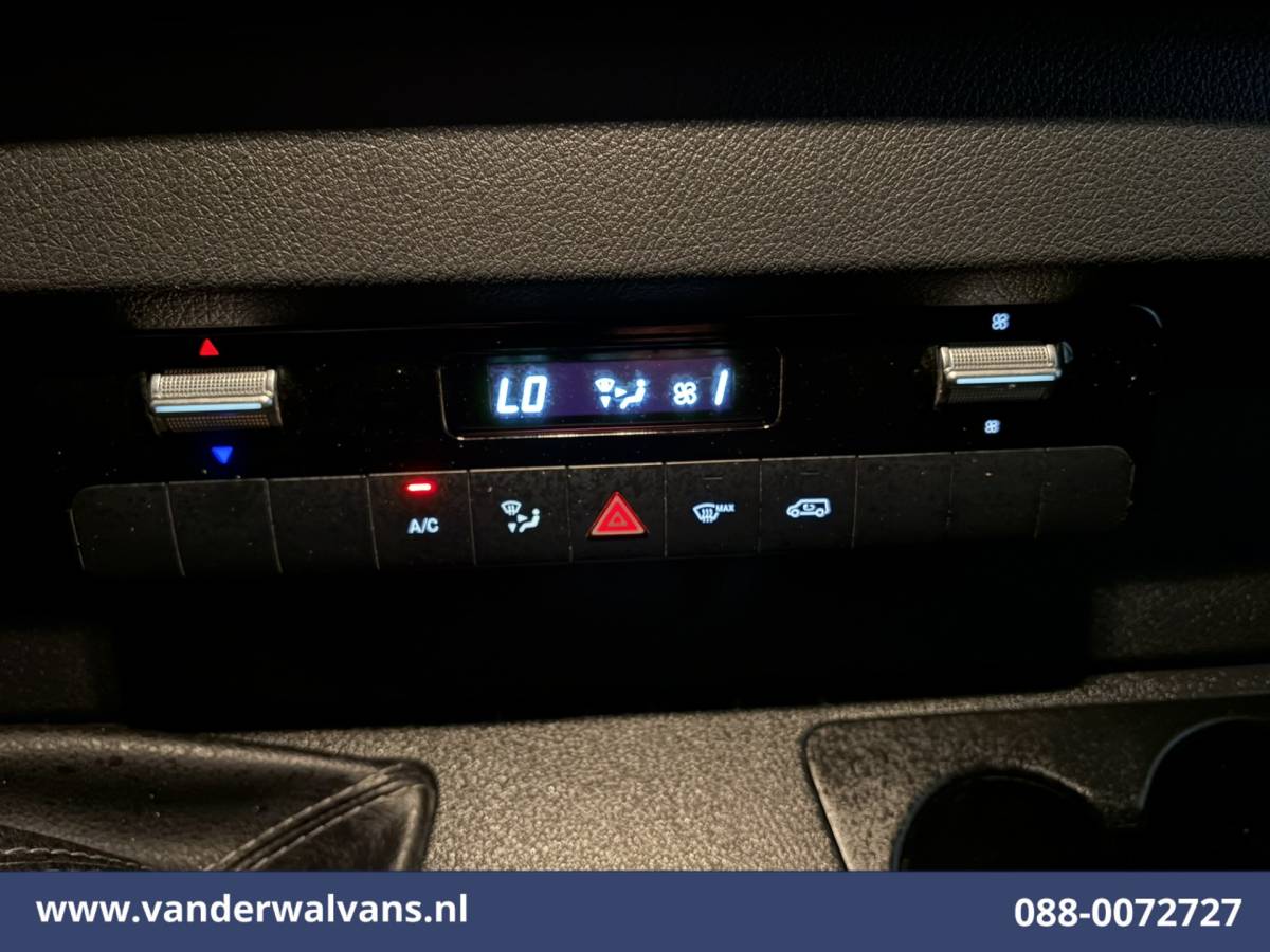 Mercedes-Benz Sprinter Mercedes-Benz Sprinter 317 CDI 170pk L2H1 Euro6 Airco | Camera | Navigatie | 2800kg Trekhaak | Apple Carplay Android Auto, Stoelverwarming, 270 Graden Achterdeuren, Parkeersensoren, Bijrijdersbank