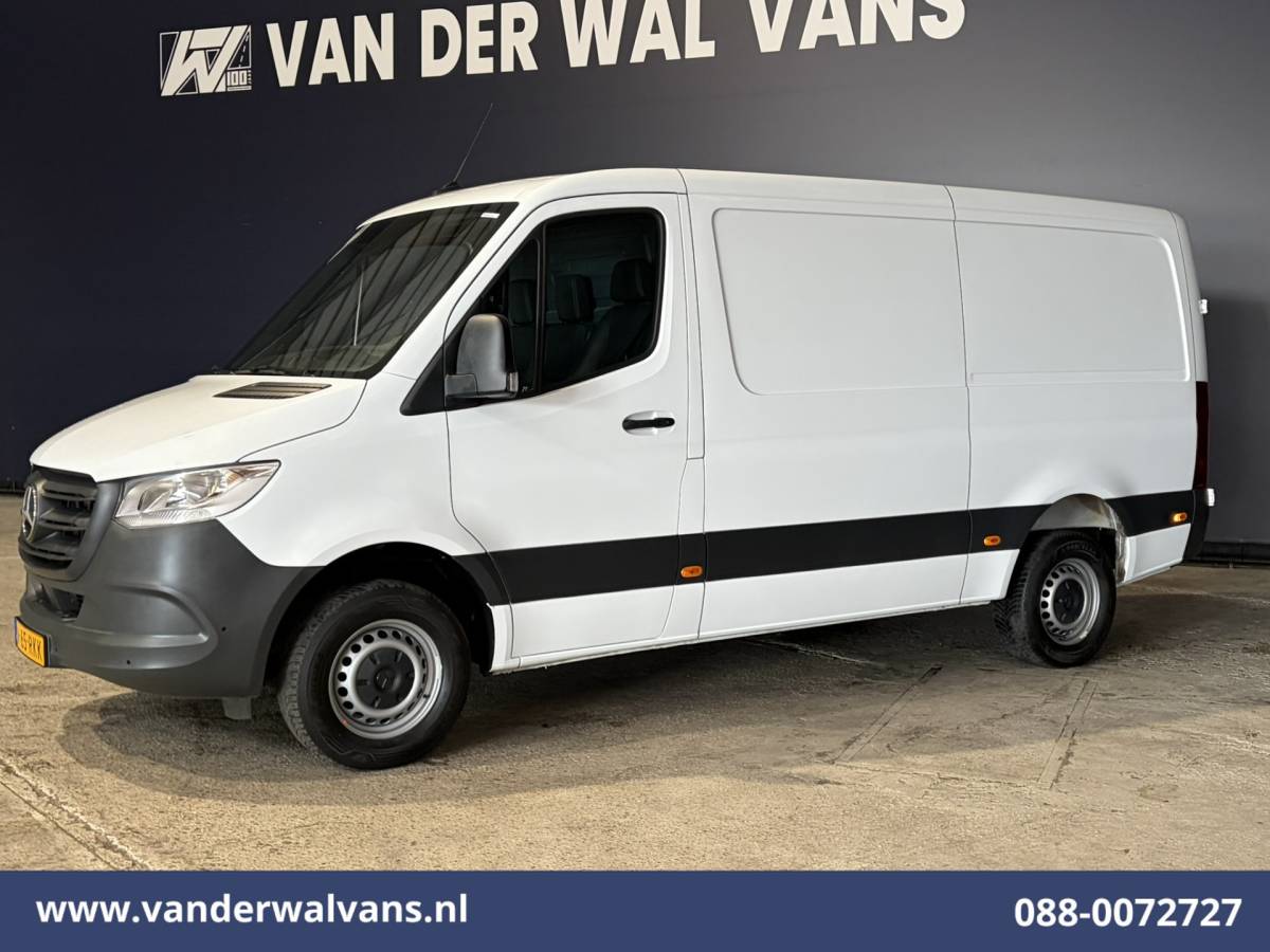 Mercedes-Benz Sprinter Mercedes-Benz Sprinter 317 CDI 170pk L2H1 Euro6 Airco | Camera | Navigatie | 2800kg Trekhaak | Apple Carplay Android Auto, Stoelverwarming, 270 Graden Achterdeuren, Parkeersensoren, Bijrijdersbank
