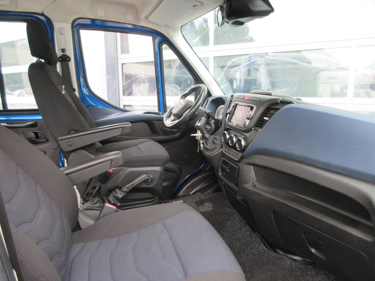 Iveco  Iveco 40C18 40c18 3.0, 180pk, Euro 6, DC, Openlaadbak, Oprijwagen, Oprijauto, Airco.