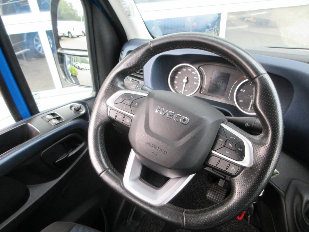 Iveco  Iveco 40C18 40c18 3.0, 180pk, Euro 6, DC, Openlaadbak, Oprijwagen, Oprijauto, Airco.