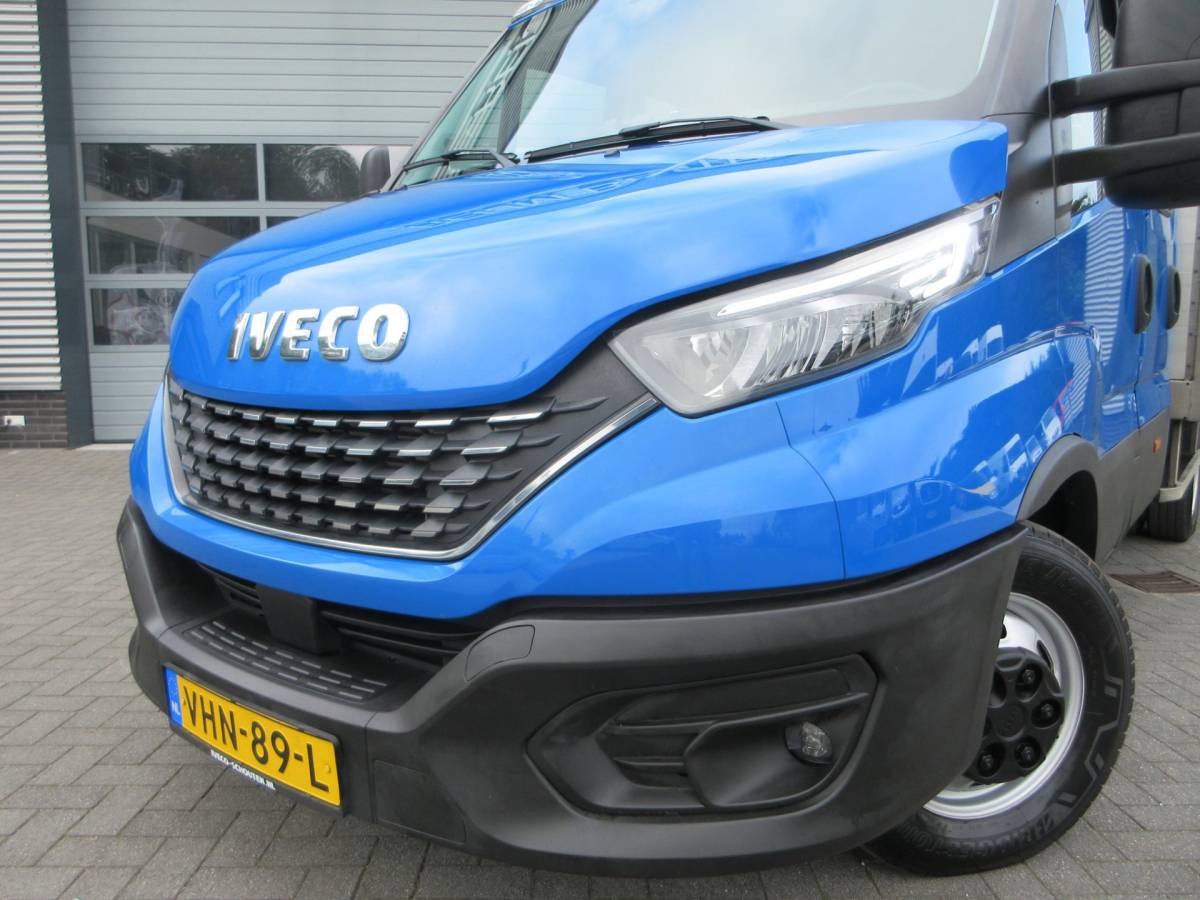 Iveco  Iveco 40C18 40c18 3.0, 180pk, Euro 6, DC, Openlaadbak, Oprijwagen, Oprijauto, Airco.