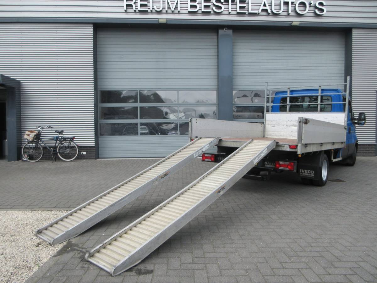 Iveco  Iveco 40C18 40c18 3.0, 180pk, Euro 6, DC, Openlaadbak, Oprijwagen, Oprijauto, Airco.