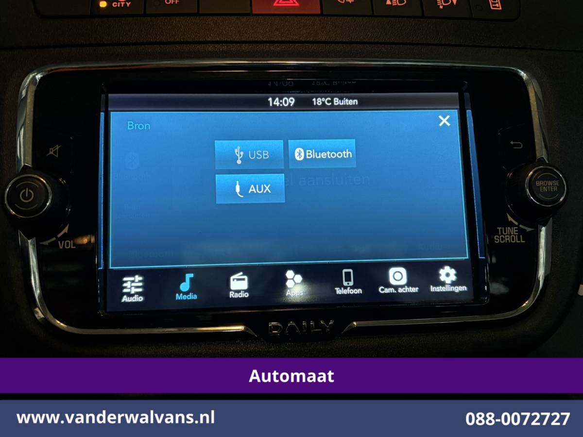 Iveco Daily Iveco Daily 35C14H 2.3 Oprijwagen Automaat Dubbel Lucht Euro6 Airco | Camera | 3500kg Trekhaak | Electrische Lier | Chauffeursstoel Cruisecontrol, Bijrijdersbank