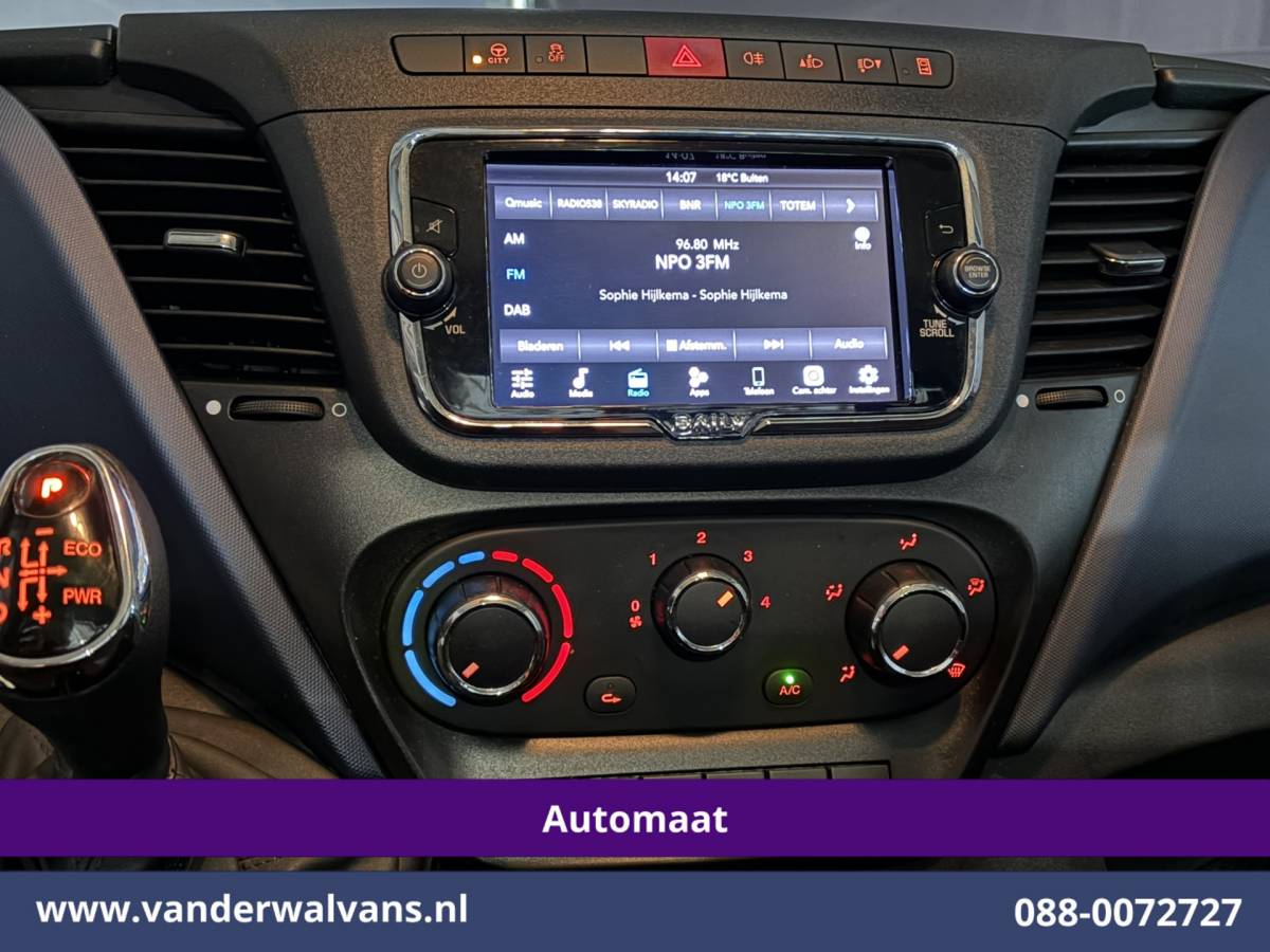 Iveco Daily Iveco Daily 35C14H 2.3 Oprijwagen Automaat Dubbel Lucht Euro6 Airco | Camera | 3500kg Trekhaak | Electrische Lier | Chauffeursstoel Cruisecontrol, Bijrijdersbank
