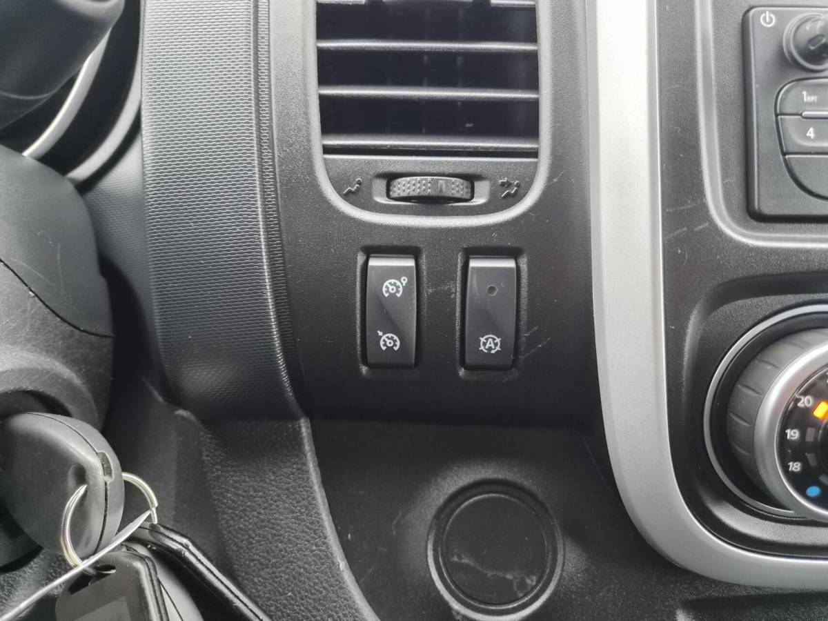 Renault Trafic Renault Trafic 2.0 dCi L1H1 Airco Camera Trekh 120PK