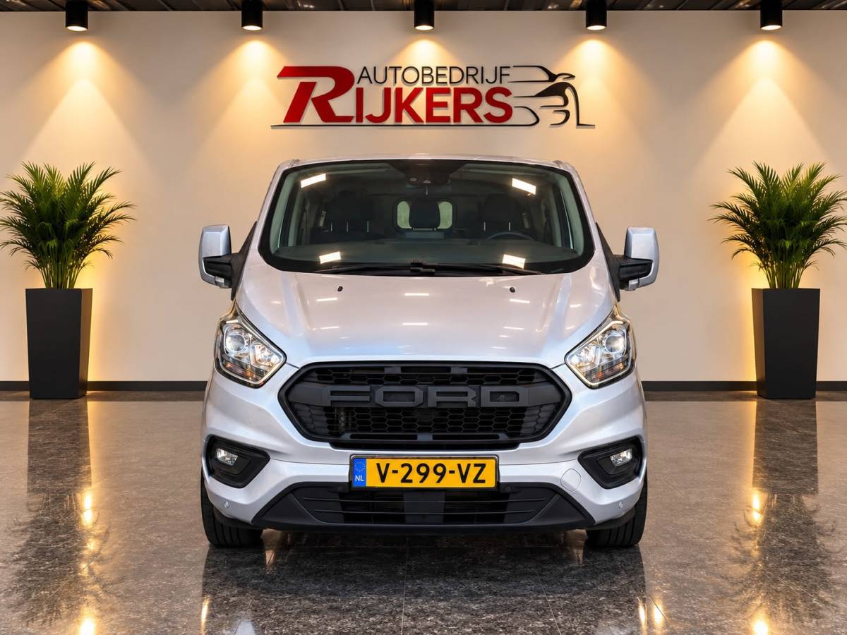 Ford Transit Custom Ford Transit Custom 320 2.0 TDCI L2H1 Limited DC EURO 6 Nieuwe Koppeling 2X schuifdeur, Trekhaak 2800kg, Cruise Control, Camera a