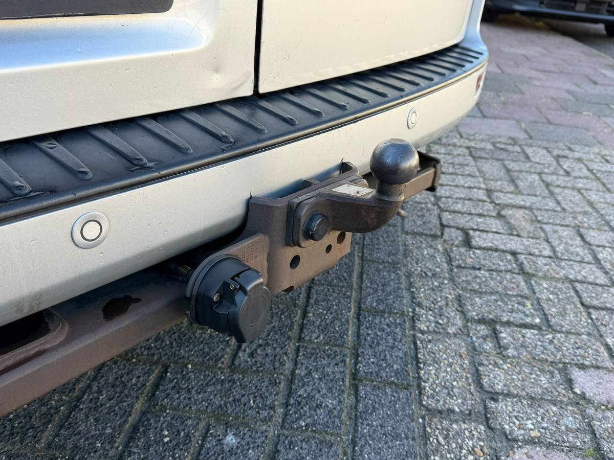 Ford Transit Custom Ford Transit Custom 320 2.0 TDCI L2H1 Limited DC EURO 6 Nieuwe Koppeling 2X schuifdeur, Trekhaak 2800kg, Cruise Control, Camera a