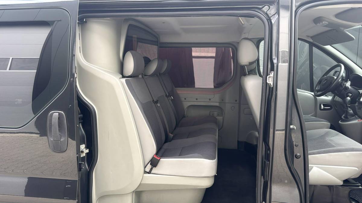 Opel Vivaro Opel Vivaro 2.0 CDTI L2H1 DC 1e eig. dubbel cabine zwart lang L2