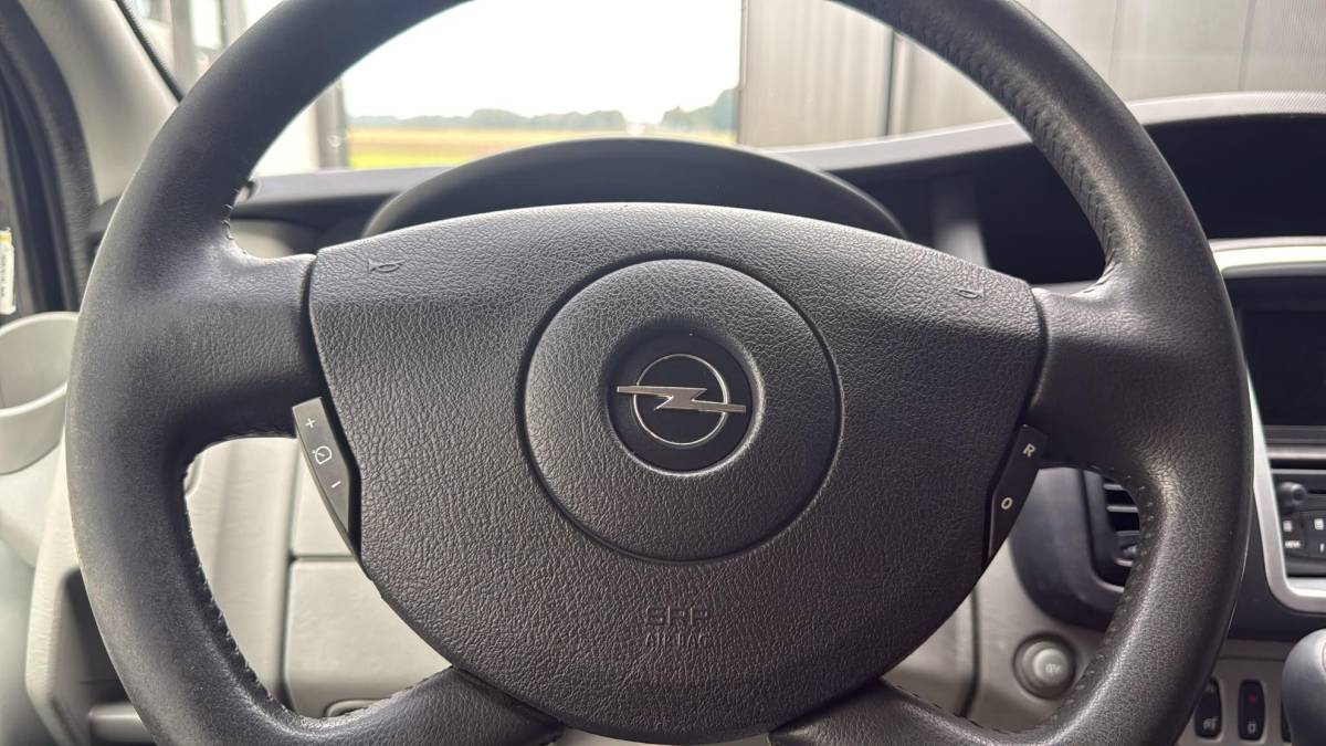 Opel Vivaro Opel Vivaro 2.0 CDTI L2H1 DC 1e eig. dubbel cabine zwart lang L2