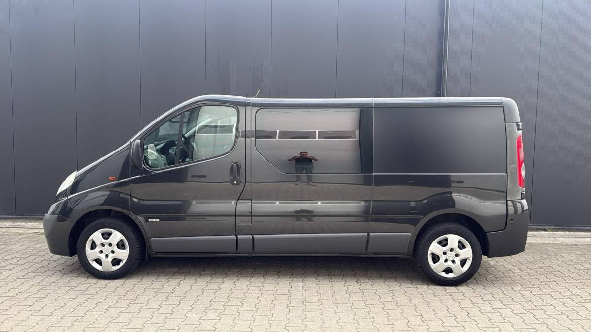 Opel Vivaro Opel Vivaro 2.0 CDTI L2H1 DC 1e eig. dubbel cabine zwart lang L2