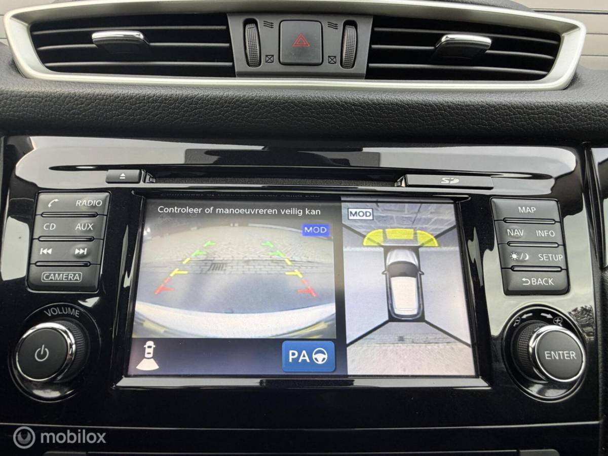 Nissan QASHQAI Nissan Qashqai 1.2 Tekna + LEER*CRUISE*PANO*360*HAAK*NAV*STOELVERW*NAP!
