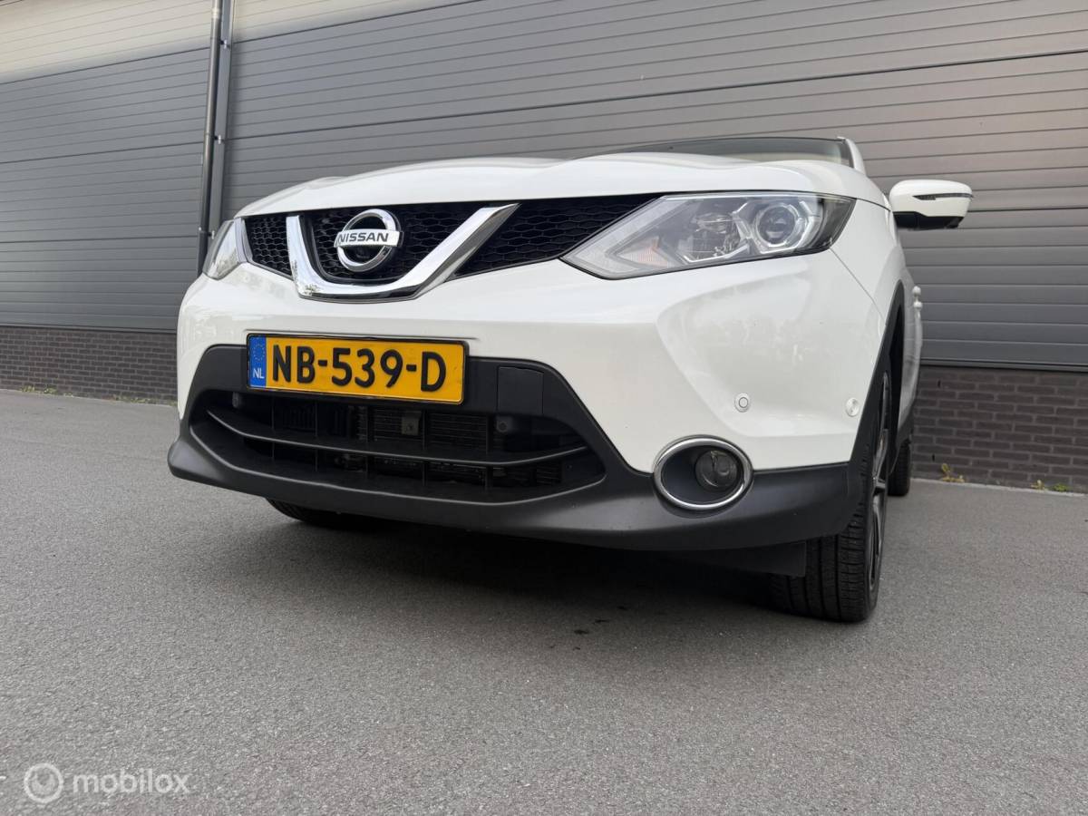 Nissan QASHQAI Nissan Qashqai 1.2 Tekna + LEER*CRUISE*PANO*360*HAAK*NAV*STOELVERW*NAP!