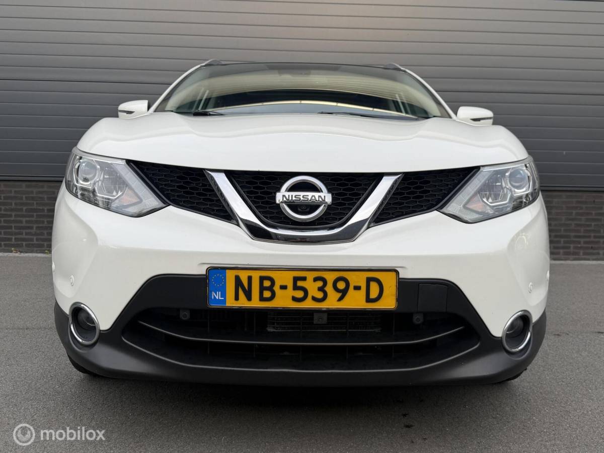 Nissan QASHQAI Nissan Qashqai 1.2 Tekna + LEER*CRUISE*PANO*360*HAAK*NAV*STOELVERW*NAP!