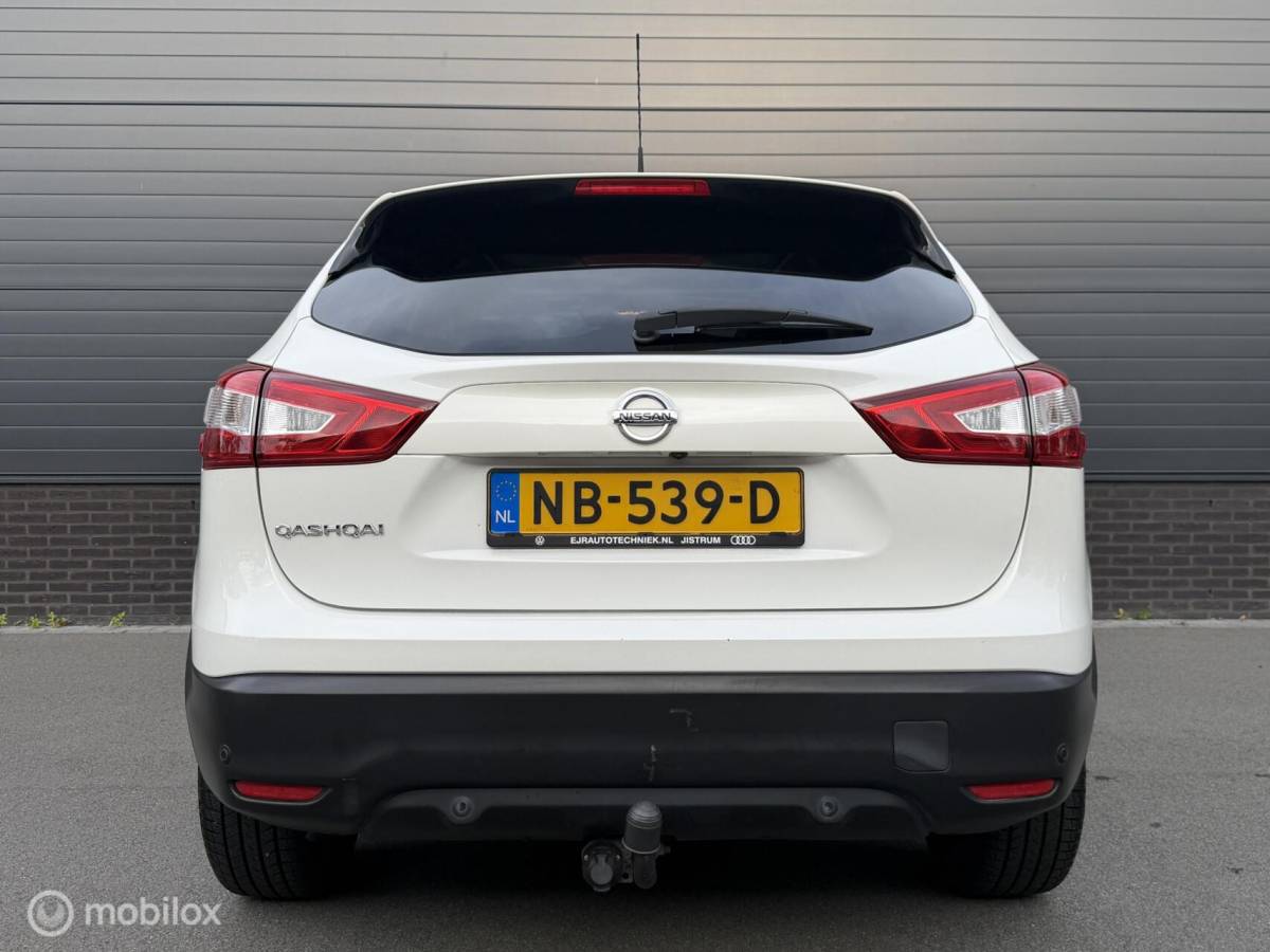 Nissan QASHQAI Nissan Qashqai 1.2 Tekna + LEER*CRUISE*PANO*360*HAAK*NAV*STOELVERW*NAP!