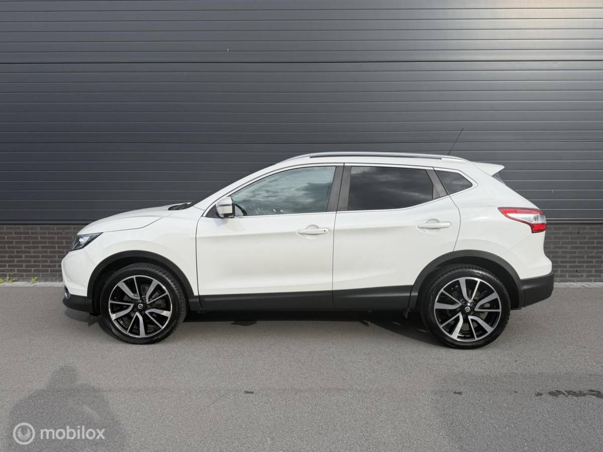 Nissan QASHQAI Nissan Qashqai 1.2 Tekna + LEER*CRUISE*PANO*360*HAAK*NAV*STOELVERW*NAP!