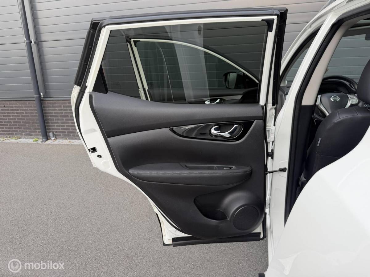 Nissan QASHQAI Nissan Qashqai 1.2 Tekna + LEER*CRUISE*PANO*360*HAAK*NAV*STOELVERW*NAP!