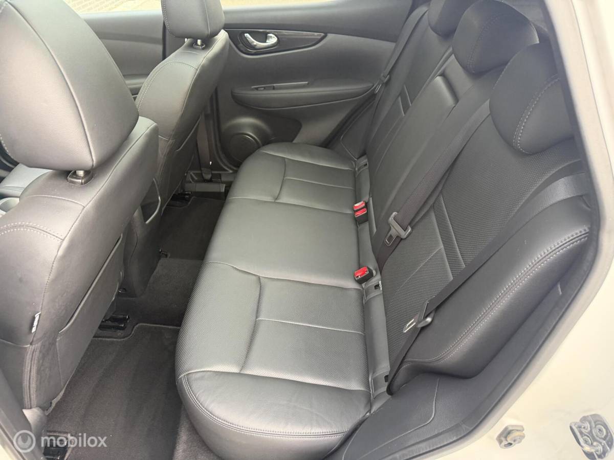 Nissan QASHQAI Nissan Qashqai 1.2 Tekna + LEER*CRUISE*PANO*360*HAAK*NAV*STOELVERW*NAP!