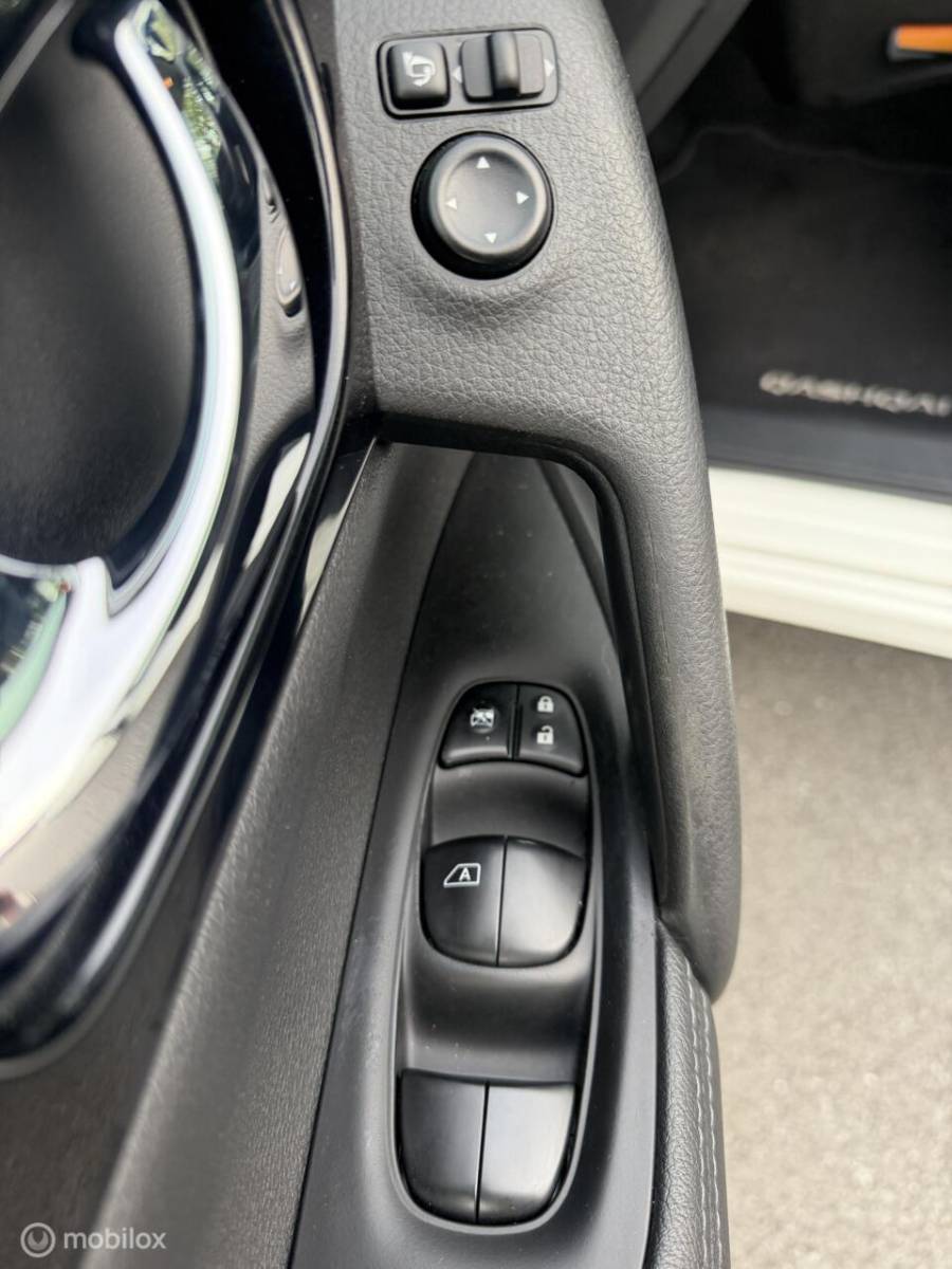 Nissan QASHQAI Nissan Qashqai 1.2 Tekna + LEER*CRUISE*PANO*360*HAAK*NAV*STOELVERW*NAP!